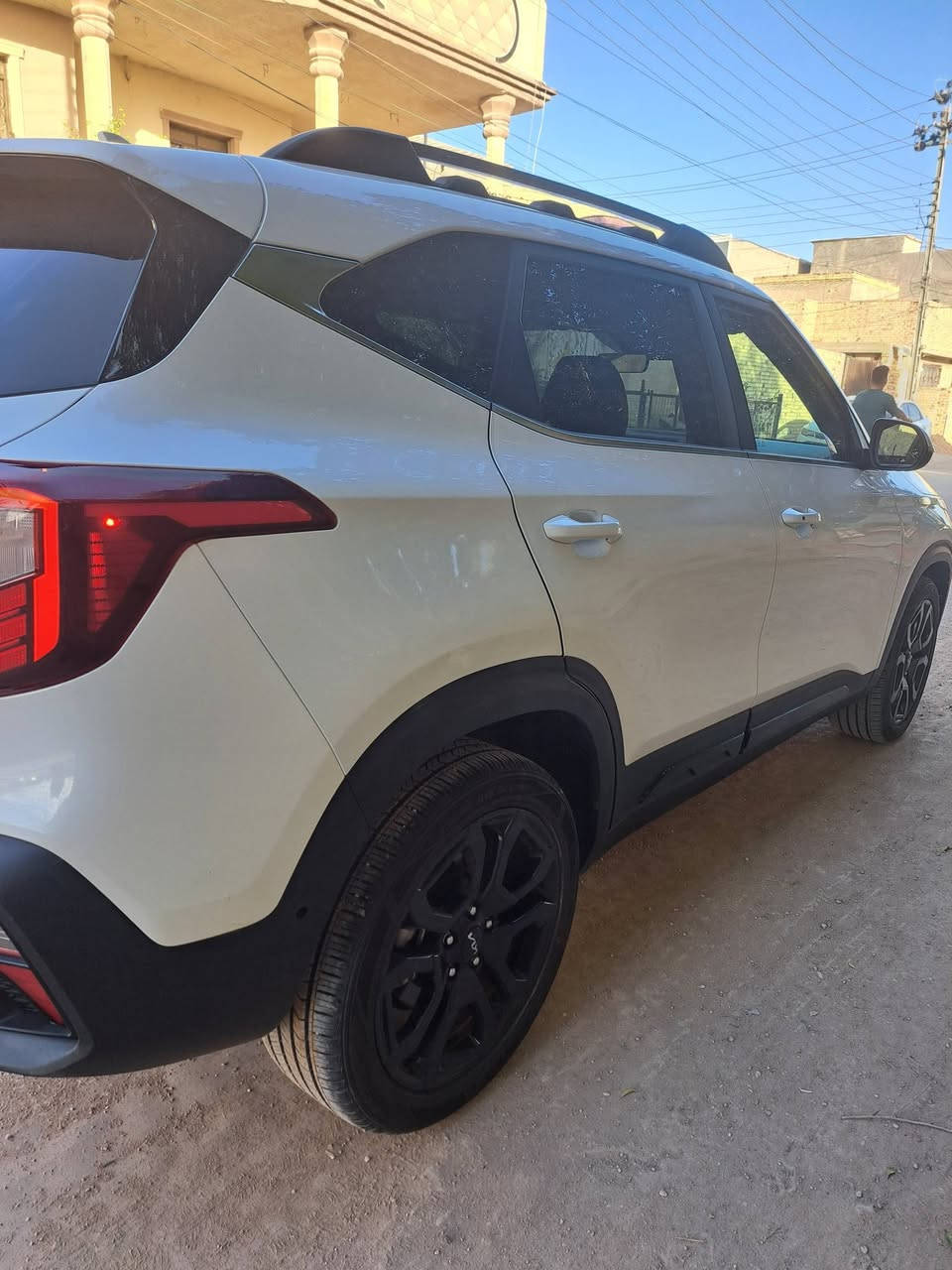 كيا سليتوز xline 2024 ماشيه ٦٠٠٠ الف حقيقي يعني زيرو دخول جديد بدون لوحات فول موصفات
■  بصمة تشغيل بصمة بيبان تشغيل عن بعد 
■  كشنات مخمل وجلد وكشنات حرارية
■ لد نهاري شاشة ديجيتال متصله مع شاشة المسجل
■  توقف ذاتي رادار محيطي 
■ بصمه تشغيل وتشغيل عن 
■ محرك ١٦٠٠ تيربو 
■ ويل 18 كروم
■ بجم كبس بدون ايرباك
■ حادث ربع جاملغ خلفي جهه الأيسر مع هلال الباب 
■ تترقم جميع المحافظات باسمي تحويل مباشر
■ مكان السياره حله مركز 
■ رقم الهاتف ***********
