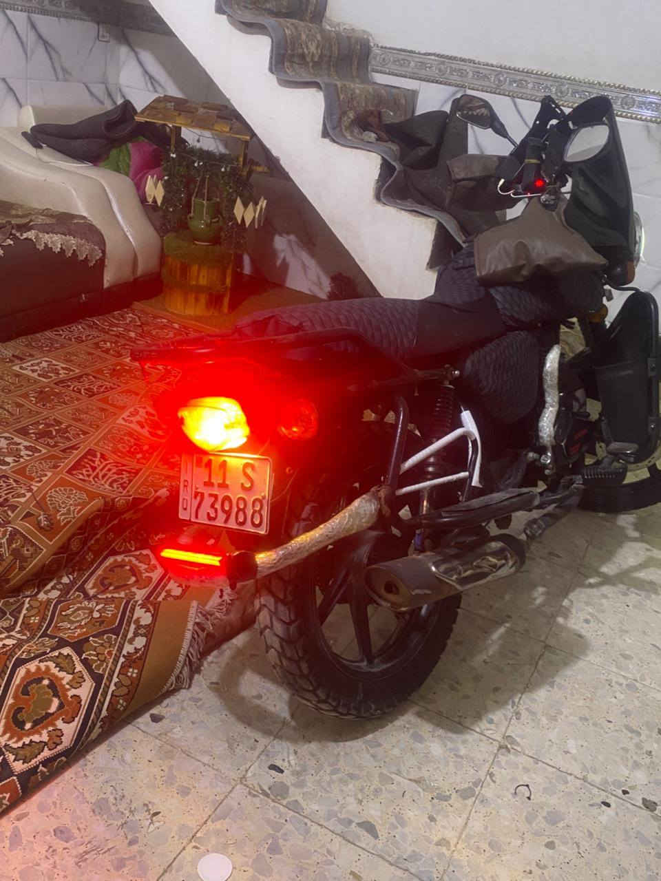 سلام عليكم دراجه دايوان موديل2023رقم وسنويه بغدادلوحات نكليزي دراجه مجفته ويل وتاير لخلفي محور بوكسر دراجه خير من الله عارضهة.1800.وبيه مجال قليل لعنوان حي لبتول تقاطع سياحي ***********للستفسار تصل وبي وتساب..
