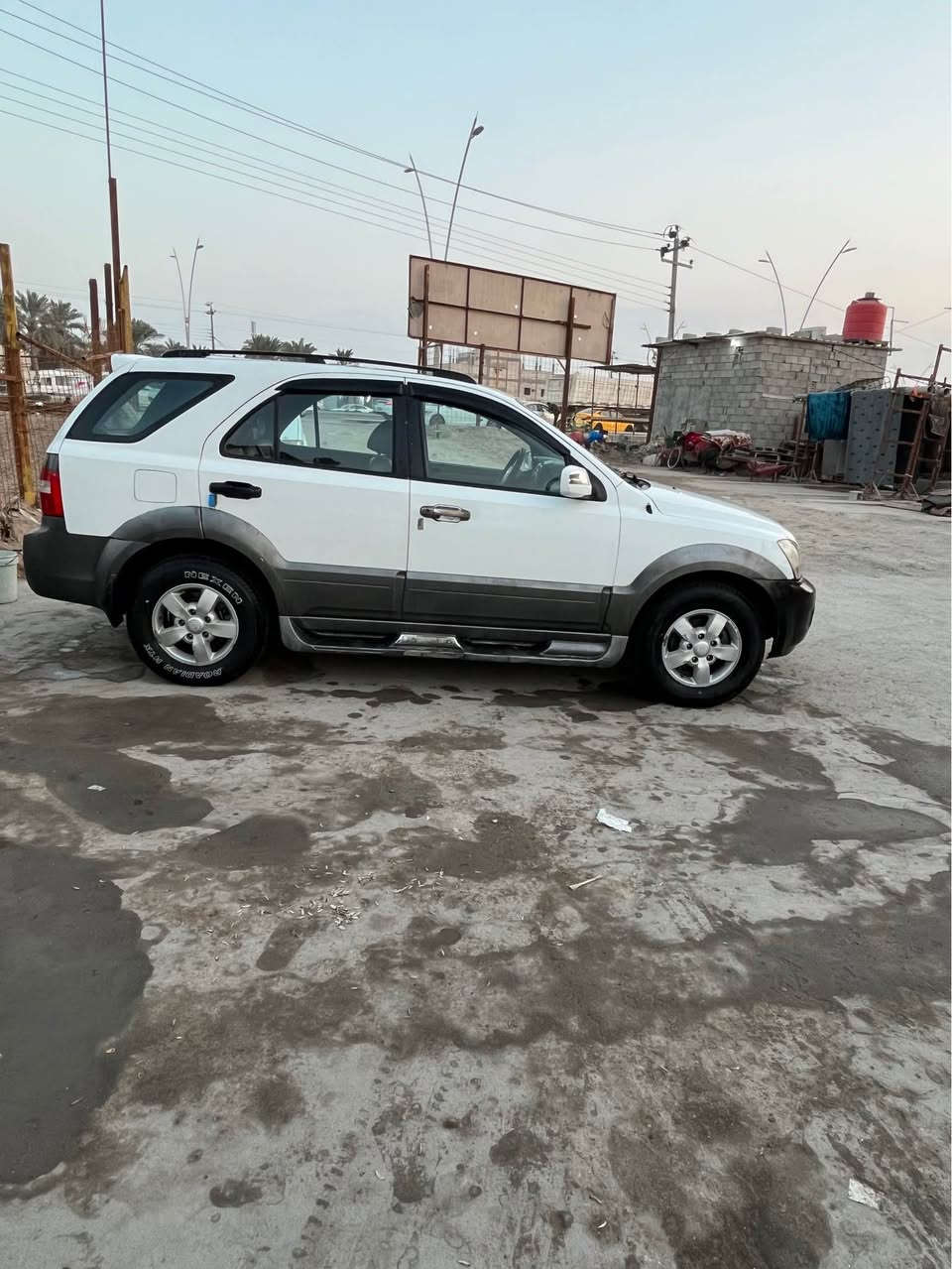 السلام عليكم سورنتو مديل ٢٠٠٩ فول مواصفات خليجي كفالة عامة من صربه ومعجون وتبديل بيها فقط رشة صبغ بلبنيد سته سلندر ٧راكب السعر ٩٢ وبيها مجال رقم بغداد عندي بيها وكاله عامه العنوان بصرة شط العرب الجزيرة *********** البصرة, العراق
