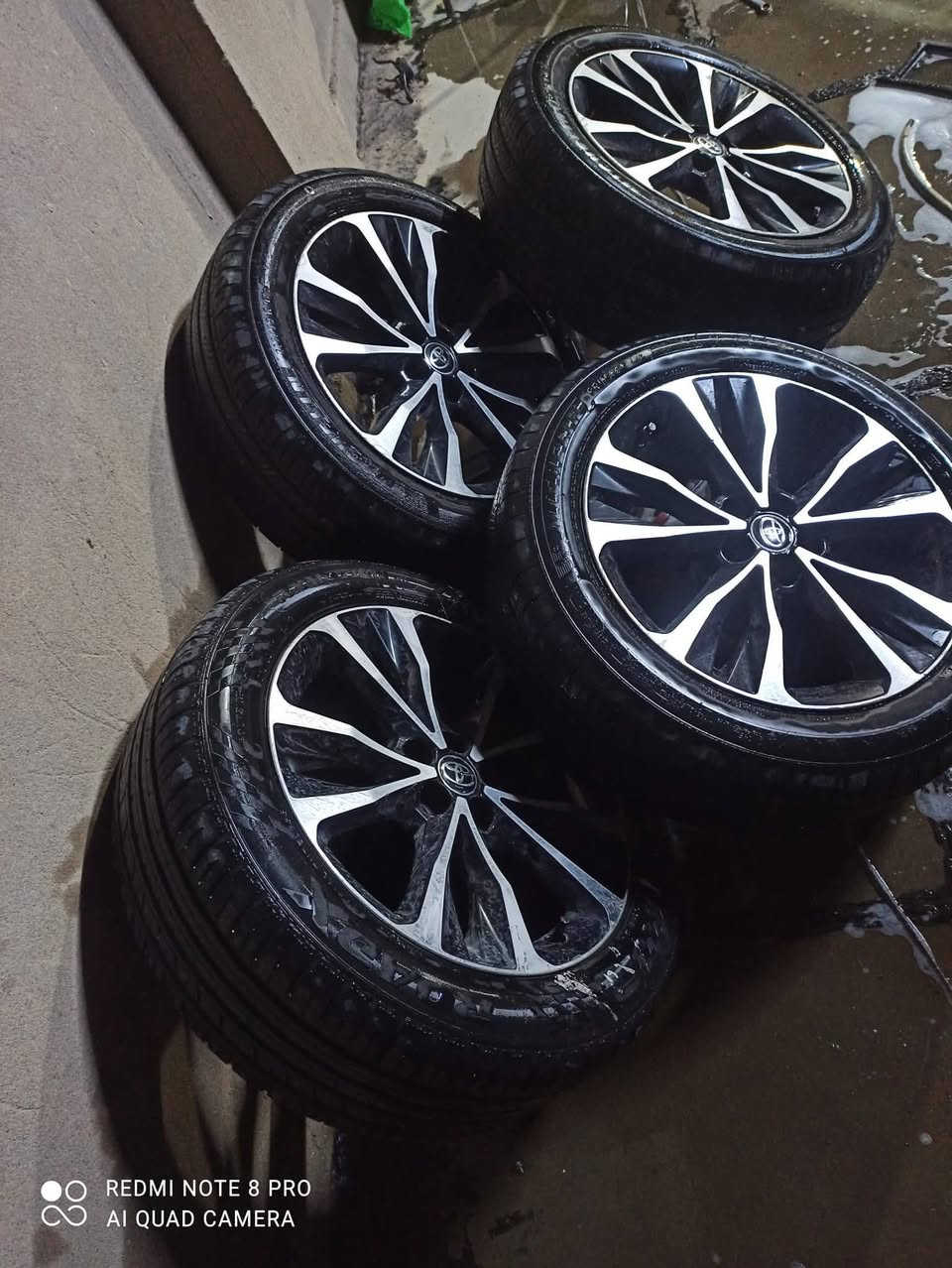 تخم كورلا ١٩seالويل نضيف التايرات تعبانه السعر ٣٠٠
***********
