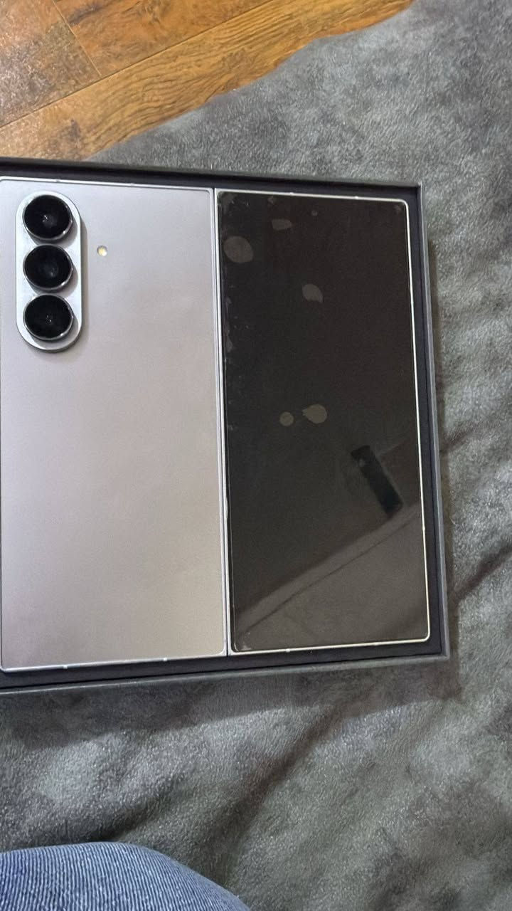 فولد 7 الذاكره 256
مستخدم قليل جدا مع كفر 
السعر 1550 قفل قفل مكاني ناصريه 
الجديد حاليا ب مليونين و 150


**إذا كنت صاحب هذا الإعلان وتريد حذفه لأي سبب، رجاءا أرسل رسالة إلى الدعم الفني**