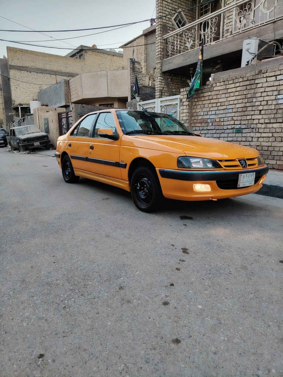 السلام عليكم سياره بيجو بارس لبيع مكفوله  كفاله عامه ماعده طخه  بل بنيد فوق الشباك سياره خير من الله لا تنقيص لاتبخير عنوان بغداد الأمين الثانيه الاتصال *********** سعر خاص
