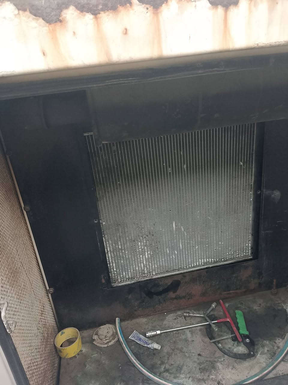 السلام عليكم ورحمة الله وبركاته
للبيع 

مولد بيركنز انكليزي 30 Kv

جهاز حمايه برودكشن كامل 

كاتم 

3 بستم 

قبق ولفات مفتوح فقط 

شرط الحمل  تجي اشغله الك واحملك سبالت عليه

مكفول من تنقيص وتبخير 

السعر37  ورقه وبي مجال 

مكان واسط الصويره... ***********...*********** محمد العامري

