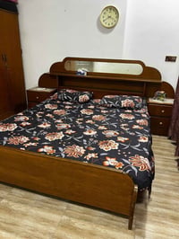 غرفة نوم للبيع سعر 200 وبيهه مجال المكان بغداد الاسكان07703484734