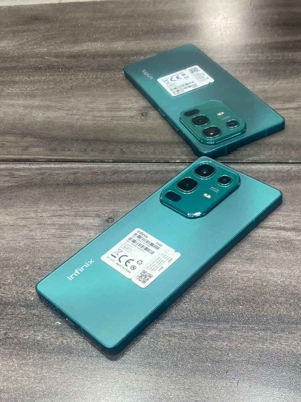 > **📣 للبيع في الموصل: Infinix Note 50 Pro - نظيف جداً كأنه جديد! 📣**
> مستخدم لمدة شهر واحد فقط وبحالة ممتازة جداً (نظيف وبدون أي خدش). الجهاز وحش في الأداء والبطارية.
> **المواصفات الرئيسية:**
>  * 💾 ذاكرة: 256 جيجابايت.
>  * ⚡ رام: [اكتب 8 أو 12] جيجابايت.
>  * 📺 شاشة: AMOLED 144Hz ساحرة.
>  * 🔋 بطارية: 5200mAh تدوم طويلًا.
>  * 📸 كاميرا: 50MP مع تثبيت بصري OIS وصوت JBL.
> **السعر:** [325000] دينار عراقي.
> للتواصل والاستفسار، يرجى إرسال رسالة خاصة أو الاتصال على: [***********].

