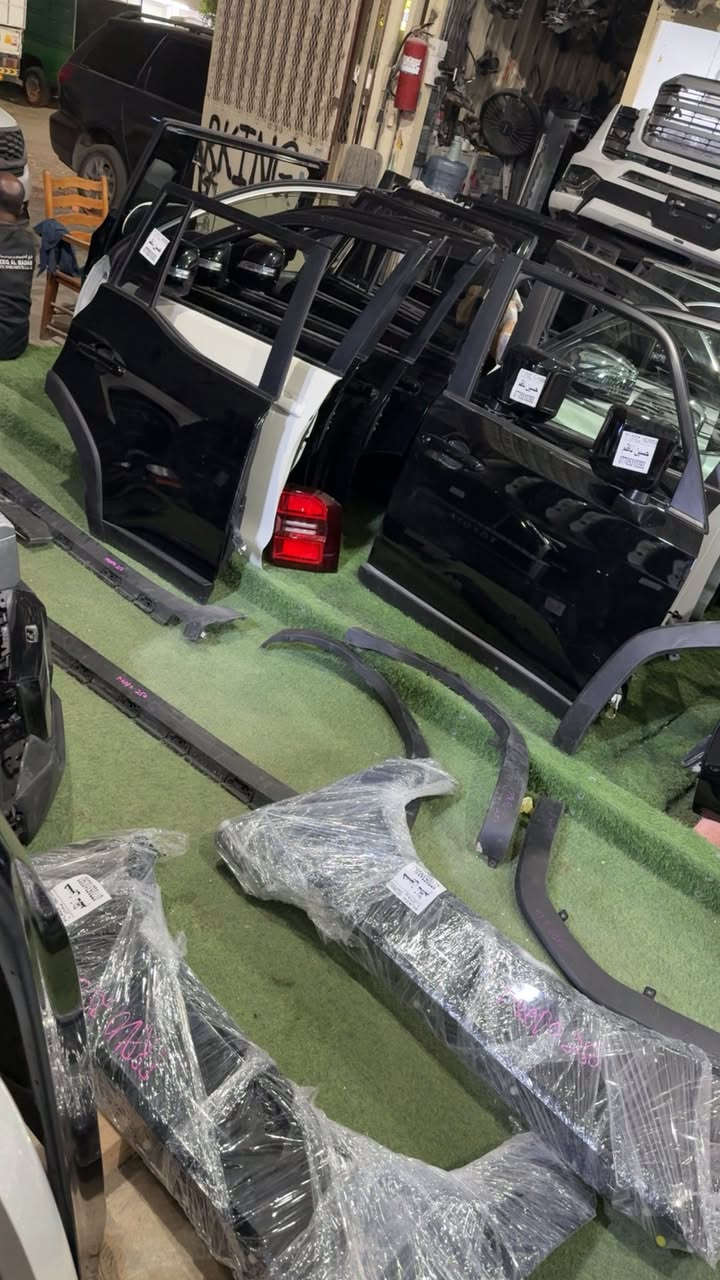 السلام عليكم وصول كشر برادو 2025 لون اسود 
 ***********
*********** حسين ناظم 
بغداد شارع شيخ عمر شارع الثاني مقابل معمل الثلج 
تتوفر خدمه توصيل بغداد وجميع المحافظات مجانا
