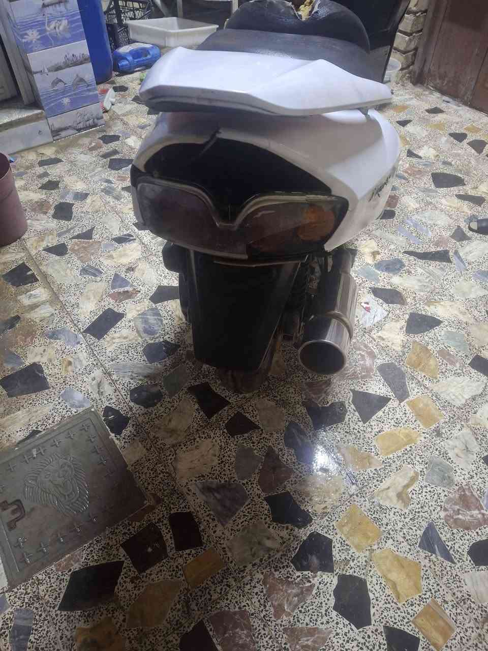 سلام عليكم دراجه 
فورزه 06 للبيع 
تفاصيل كفرات نكلبت وتفلشن 
سويجه ضايع 
والقيش مكطوع 
دراجه شغاله كلشي مابيه 
رقم
 ***********
سعر 400 بيه مجال
