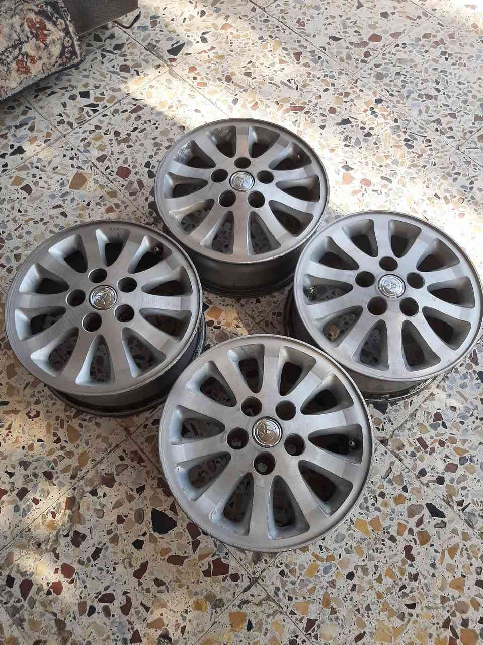 سلام عليكم اخوان البيع ويل كب كامري حجم 15السعر 200وبي مجال رقم تلفون ***********
