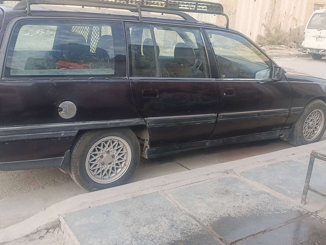 سلام عليكم سياره اوبل اوميگا مديل 93 مكينه لا تنقيص ولا تبخير سياره خير من الله مكفوله سعر (35) مكاني بغداد الرشاد 
رقمي هاذ ) ***********)
