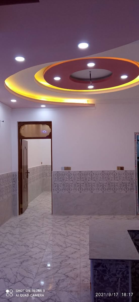 دار للايجار  حي الحنانه50م  غرفه وصاله ومطبخ اوبن وصحيات  طابق واحد على ساحه قرب مدرسة بلقيس للبنات ..الايجار 400 الف
مكتب الرحاب***********
عنوان المكتب حي الغدير شارع المولدات

