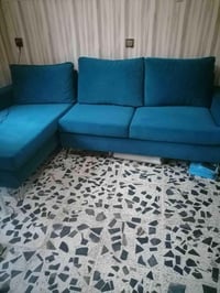 تخم كورنر قطعتين قياس 1.5*2  السعر 110 الف  بغداد البياع  07870764855