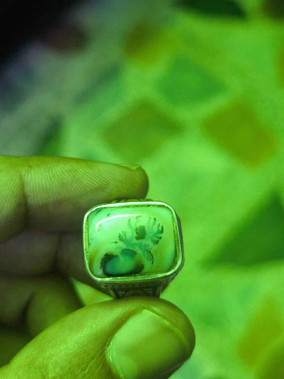 السلام عليكم 
عقيق يماني مصور قياس الخاتم ٢٥ بيع فقط 
مكاني بغداد


**إذا كنت صاحب هذا الإعلان وتريد حذفه لأي سبب، رجاءا أرسل رسالة إلى الدعم الفني**