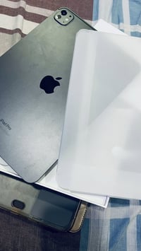 آيباد برو M4 • ٢٥٦ • بطارية ٩٥