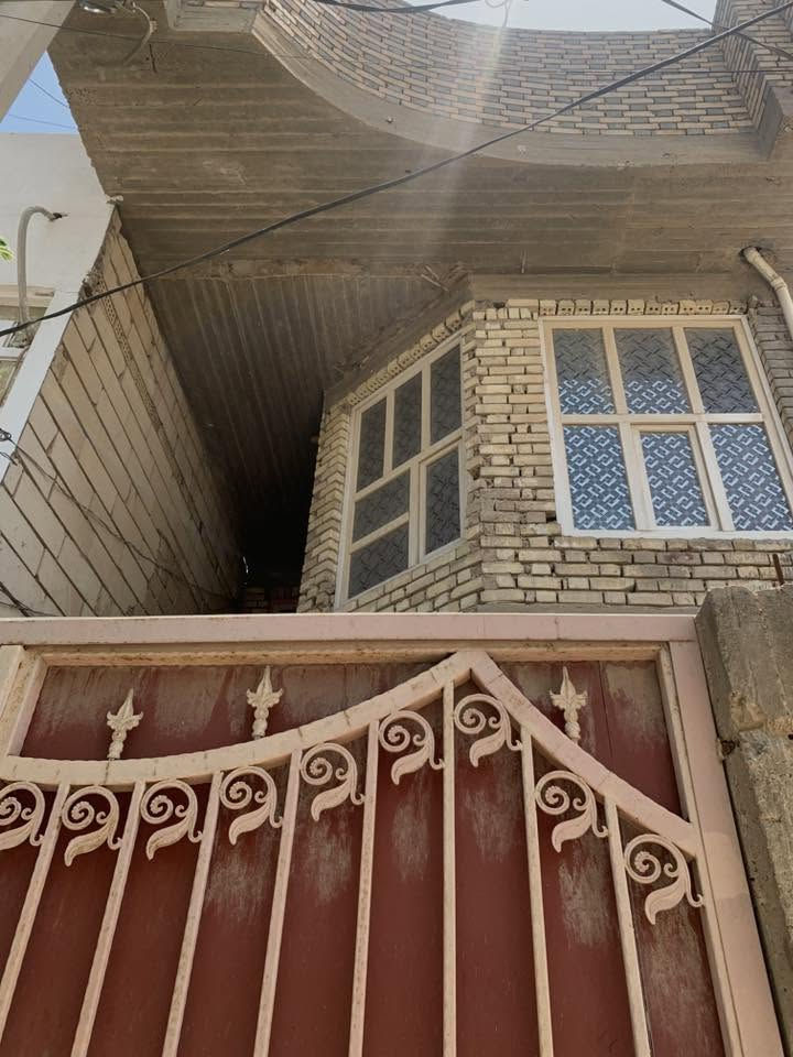 🏡 للبيع – بيت 100 متر مربع طابقين/ موقع مميز جداً

📍 الموقع: حي ميسان – بداية شارع الجامع، رابع بيت على اليسار
🚗 الشارع: كيات، عرض الشارع 18 متر
⚖️ قريب جداً من محكمة الكوفة الجديدة
✅ خدمات متكاملة (فول خدمات)

🔹 المساحة: 100 م²
🔹 طابقين
🔹 3 غرف نوم
🔹 بناء حديث ونظيف
🔹 موقع مميز وحيوي

البيت مطلوب قرض على المصرف على المبادرة بدون فوائد
للاستفسار الاتصال على الرقم ***********
