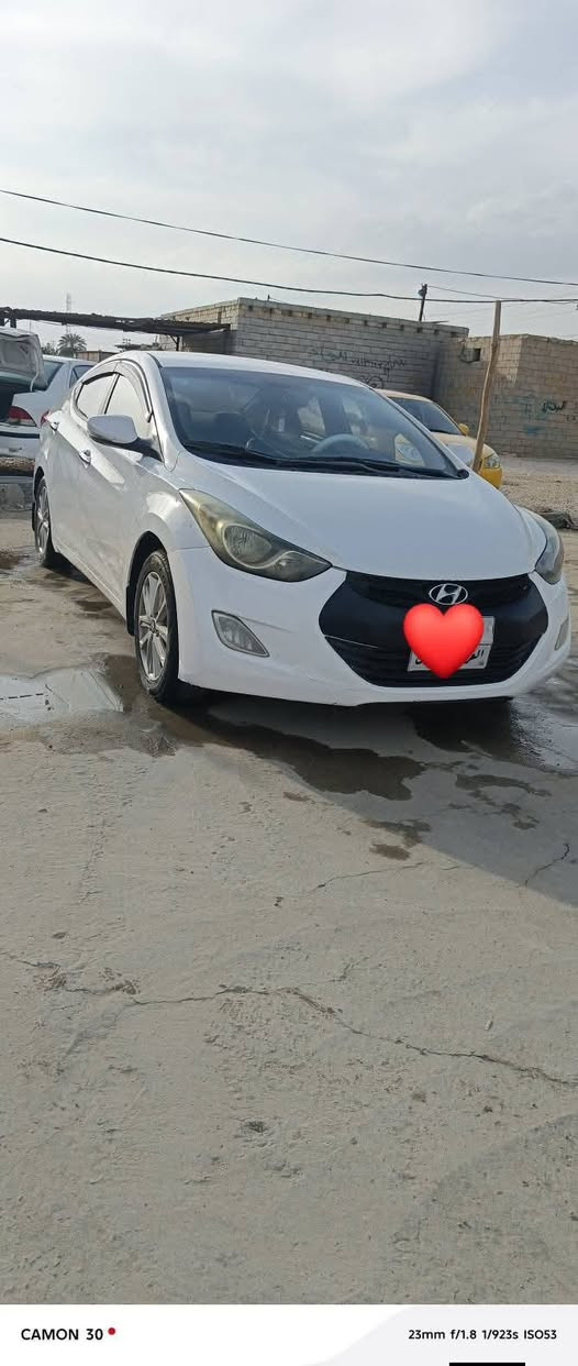 السلام عليكم الانتره للبيع 2013 سياره خليجي سياره جديده وفول ونظيفه بيه صبغ باب اثر طخه ستوته وقبق جنطه حداديه جديده تخم تايرات باتري جديد مكينه كير جديد وشرط المكينه 1600 تبريد ثلج رقم اربيل القديم تريد وكاله تريد تحويل السعر 106 وبيه مجال مكان ديوانيه الرقم ***********
