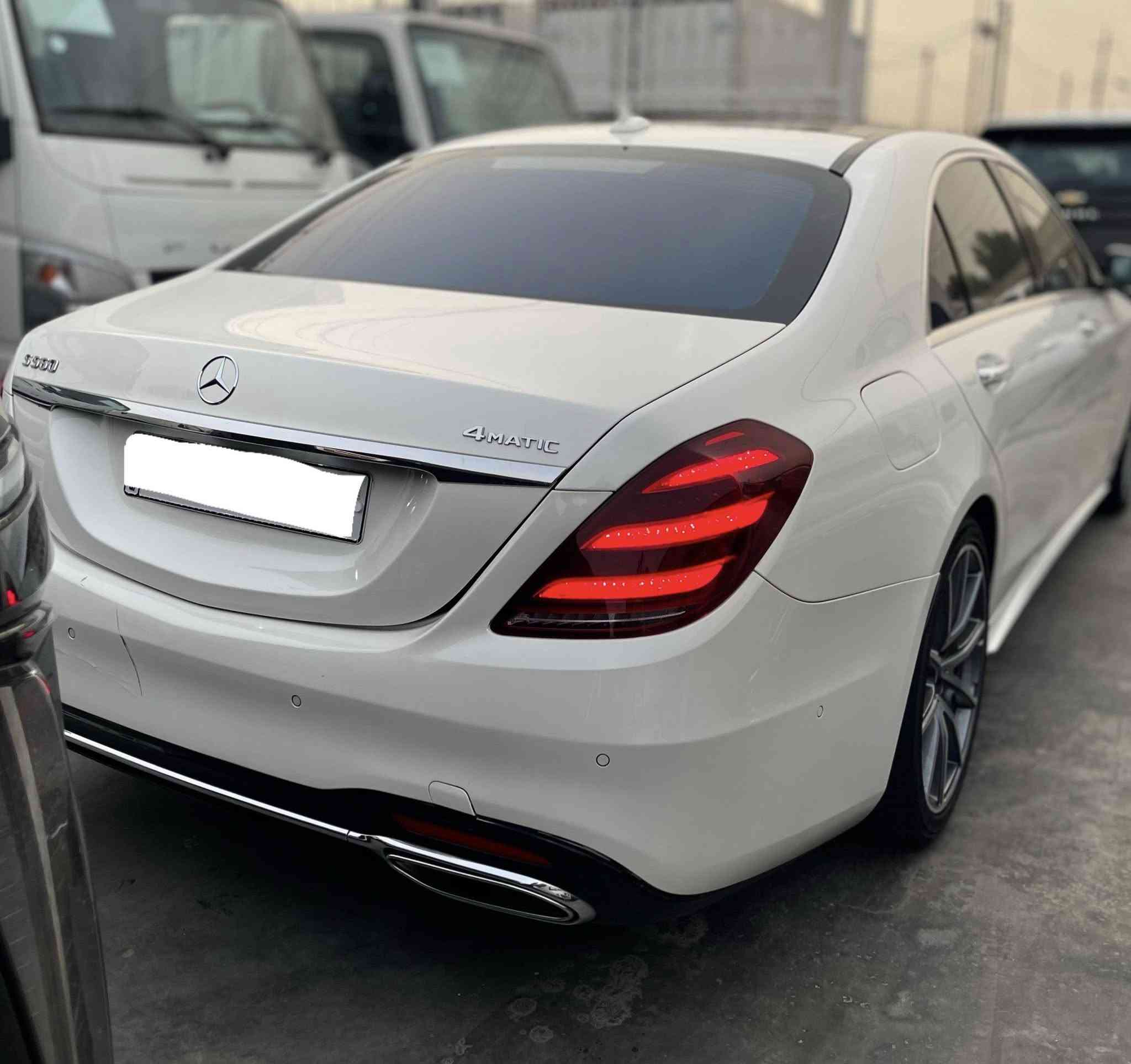 #للبـيــبــع مارسيدس اس كلاس S560

#مــوديــل / 2018 

#الـمـنـشـأ / خليجي وكالة خمس افصوص

#الـعــــداد الـمـسـافــة / 67.000 الف كليو

#داخــل / قرميدي اصلي دزاينو 

_________________________

بانورما . ابواب شفط . نظام راس دجاجة . ناظور ليلي . خمس بردات . لايتات اليدي . حساسات خلفي وأمامي . كشنات مساج . داخل ثلاجة خلفية . كشنات تبريد تدفئة . سقف كنتارا . 

_________________________

العنوان / بغداد معارض النهضة 

الهاتف / *********** حيدر الكرادي
