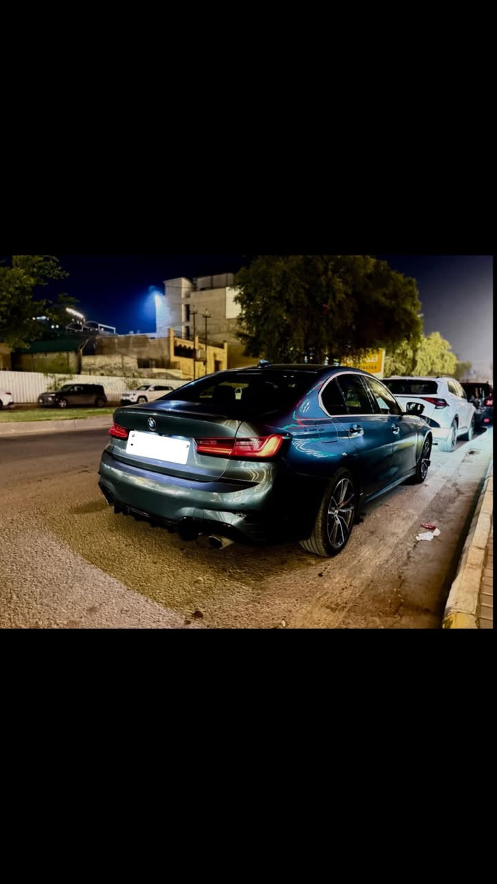 BMW. 330 I. 2021 
لون مميز. 
اكس درايف  
ماشيه 40 الف 
حادث جاملغ وبنيد 
بدون شاصي ولغد
 للبيع او مراس 
سعر 225 وبيها مجال 
***********
