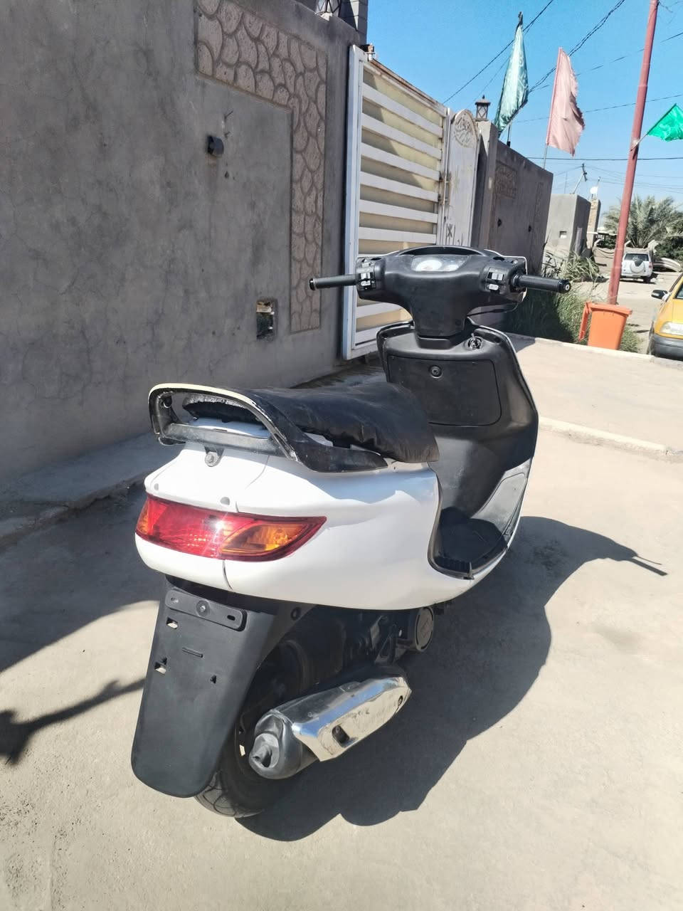 دراجه فراشه للبيع جاهزه كهربائيات كلهه شغاله نكره سلف اشاير لايت عالي ناصي بكلايت دبلات شغاله مكينه  ناعمه فول نهضه ومعدل السعر 350 المكان الديوانية الرقم ***********
