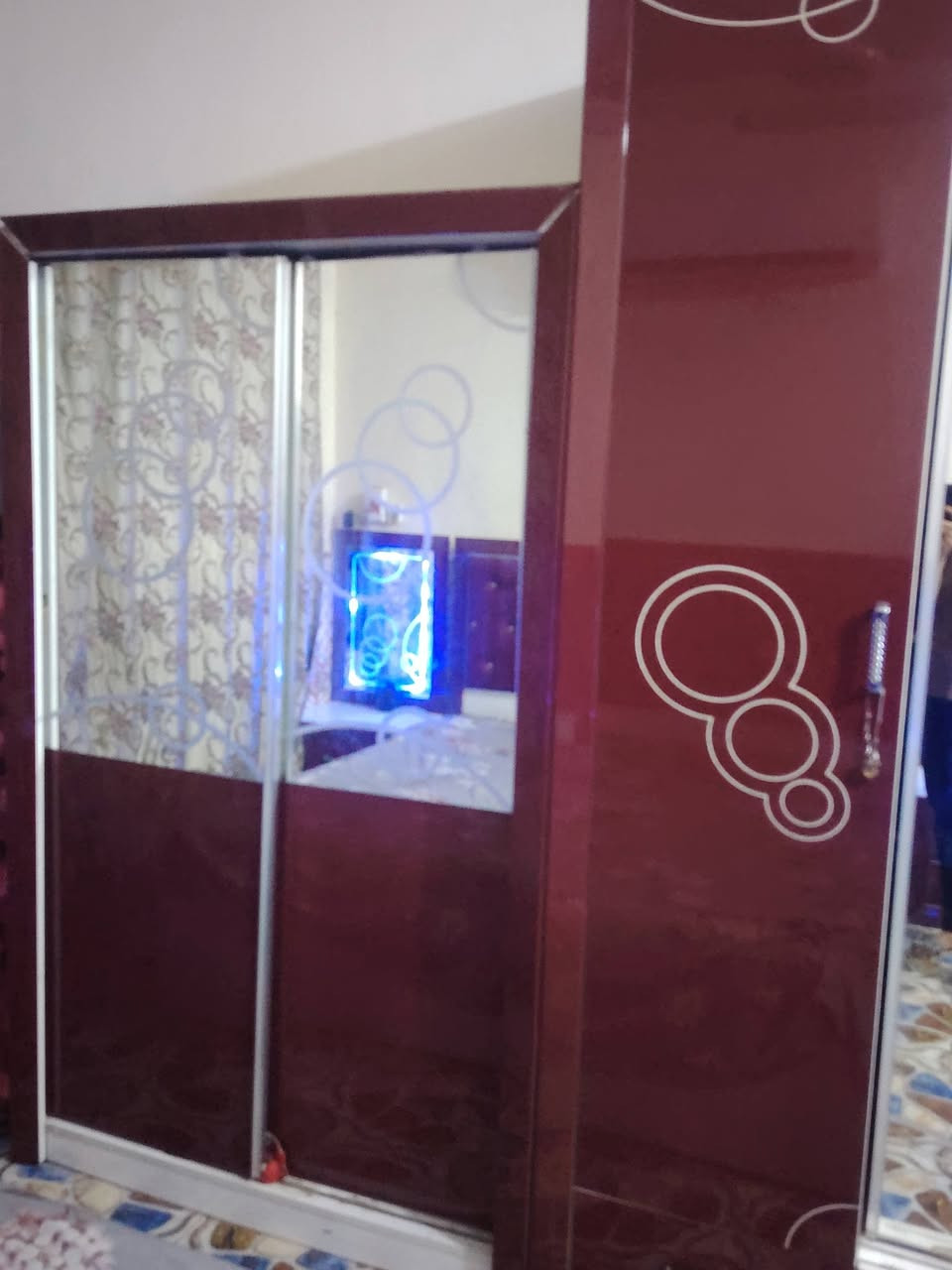 غرفة نضيفة ٩ قطع كنتور وملحق  تسكام للبيع ب مليون و500
بغداد ابودشير 
 الاستفسار الاتصال ***********
