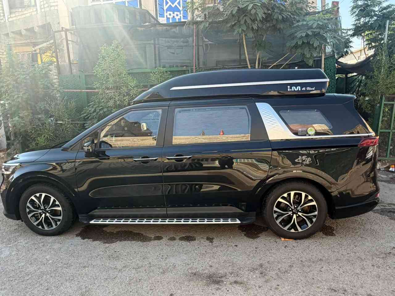 السلام عليكم
كيا كرنفال موديل 23vipوارد كوري 
حادث سياره صبغ جاملغ امامي بدون دواخل بدون ايرباك فقط باقي كفاله عامه
سياره ماشيه 28 الف حقيقي 
بدون نقص كامله ربع ما تصرف عليه
سياره فول مواصفات 
بصمه 
كامره خلفيه
كراسي جلد تدفئه تبريد 
تشغيل عن بعد 
مقاعد vipمنفصل 
اضائه خلفيه 
برادات 
رادار امامي وخلفي 
تحديد مسار 
شاشه كبيره في الاعلى قماره
مكان سياره بغداد شعله 
سعر 295بيه مجال حك جيه 
رقم ***********
