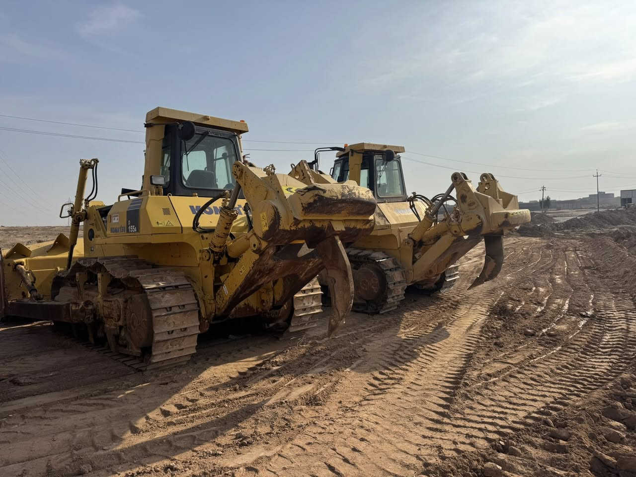 السلام عليكم بلدوزرات للبيع دخول جديد 
موديل ٢٠٠٧
بم ونوزل فول عادي
آليات جدد برغي ما مفتوح بيها
على وضع الشركة 
العنوان ديالى جلولاء 
للاستفسار ***********
