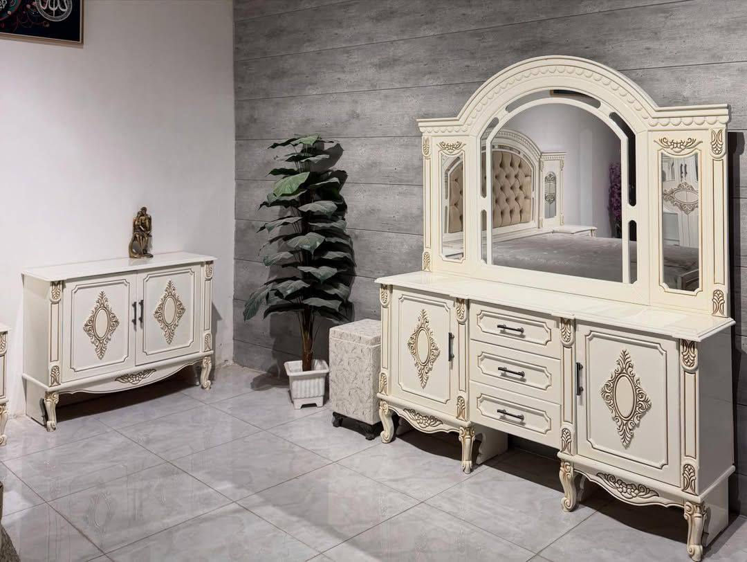 موديل جديد ضمن وجبه الدرجه الأولى
موديل (. أوبال )جاهز للحجز والتوصيل المباشر

ضمن وجبة الاصباغ البوية

غرفة 6 ابواب طابقين ملحق داخلي

تتكون من 10 قطع

وجه الكنتور يكون." 16 ملم  MDF 
داخل الكنتور صاج طبيعي 4 ملم 

ظهر الكنتور جرجوبة براغي 

القاعدة الارضية للكنتور بلوك بورد

ارتفاع الكنتور مترتين و62 سم 

عرض الكنتور مع زاويه الملابس 4 امتار و60 سم 

السرير طبقة بلوك بورد

السعر / مليونين و600


**إذا كنت صاحب هذا الإعلان وتريد حذفه لأي سبب، رجاءا أرسل رسالة إلى الدعم الفني**