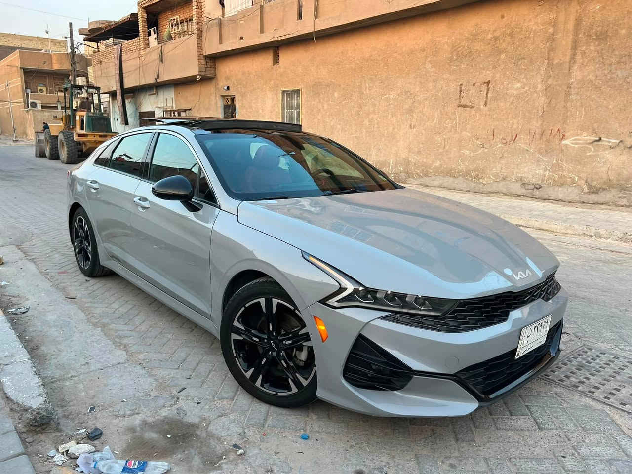 Kia K5 GT Line 2023
كي فايف جيتي لاين 1600 تيربو، داخل احمر
عداد المسافة 20 الف قابل للزيادة، حرة بأسمي تحويل ثاني يوم 
السيارة فول مواصفات بانوراما بصمة تشغيل وابواب وتشغيل عن بعد، 5 انظمة قيادة 
السيارة مال بيت ونظيفة بشكل ومعتني بيها حيل الله شاهد بانزين محسن ودهن اصلي من اول ماكصيتها لليوم ماشايفه العادي وماتعرف شنو الدوانز،واخذ بيها تراي وين مايعجبك.

السعر 172 وبيها مجال مع العلم السيارة مكلفتني فوك 21،000 
ملاحظة بيها نقص فقط رادار امامي يوكع من السعر النهائي

مكان السيارة مدينة الصدر
 
*********** متواجد واتساب وفيس
