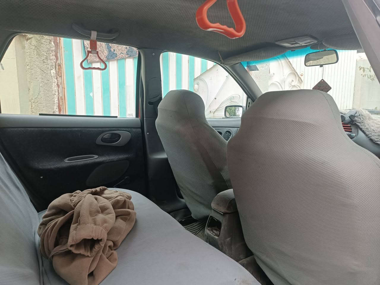 للبيع او معارض 
فورد مونديو  ٩٣ 
كير ومحرك شرط 
هزة ورقم انكليزي شرط التحويل
كير عادي 
السعر ٢٧
للتواصل 
***********
