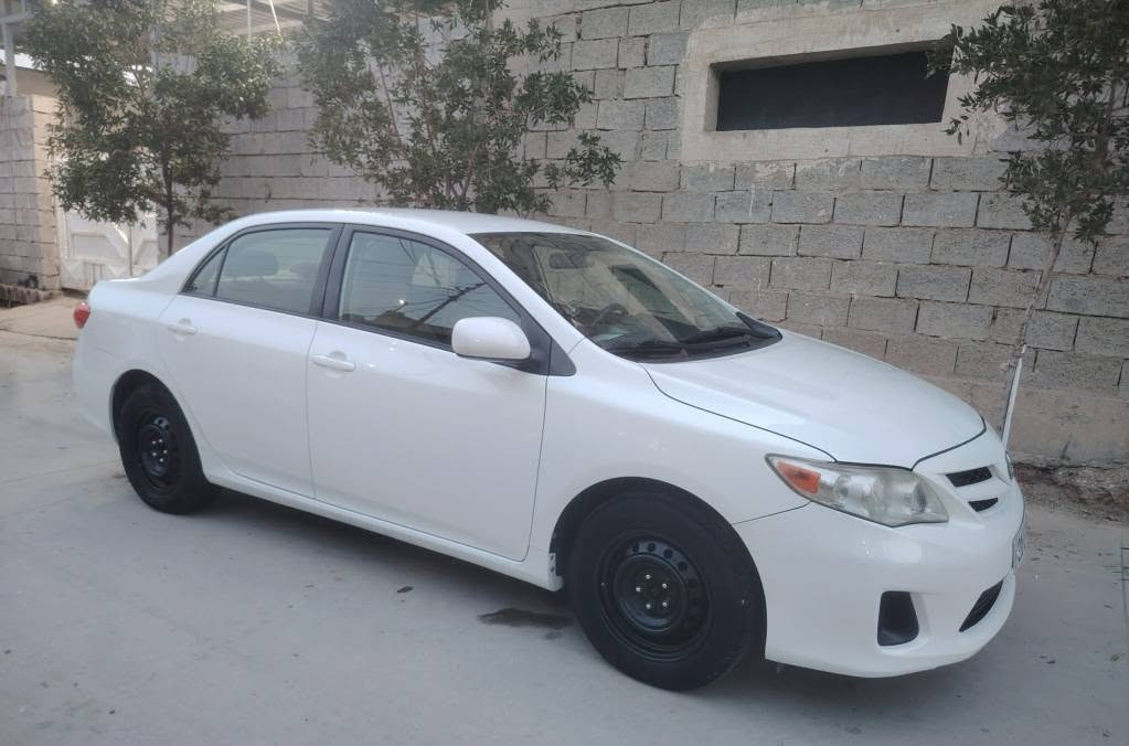 كورلا ٢٠١١ وارد كندي محرك 18
سيارة بي باب خلف السائق بلادي مصبغ.
كير ومحرك بشرط مامفتوح  السيارة أحلة من الصورة بالواقع كلش نضيف.
رقم سنوي جديد
بطاقة بانزين
هاي رقم صاحب السيارة اني مكلف بالنشر
***********
*********** كركوك, العراق
