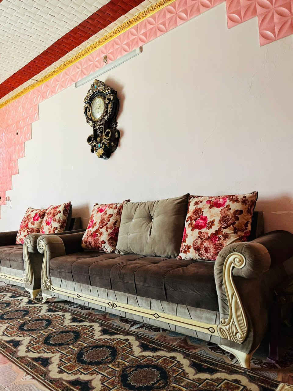 سلام عليكم تخم 10  مقاعد ب ٣٥٠
وهذا معرض ب ١٠٠الف 
مكاني بغداد اللطيفيه 
***********
