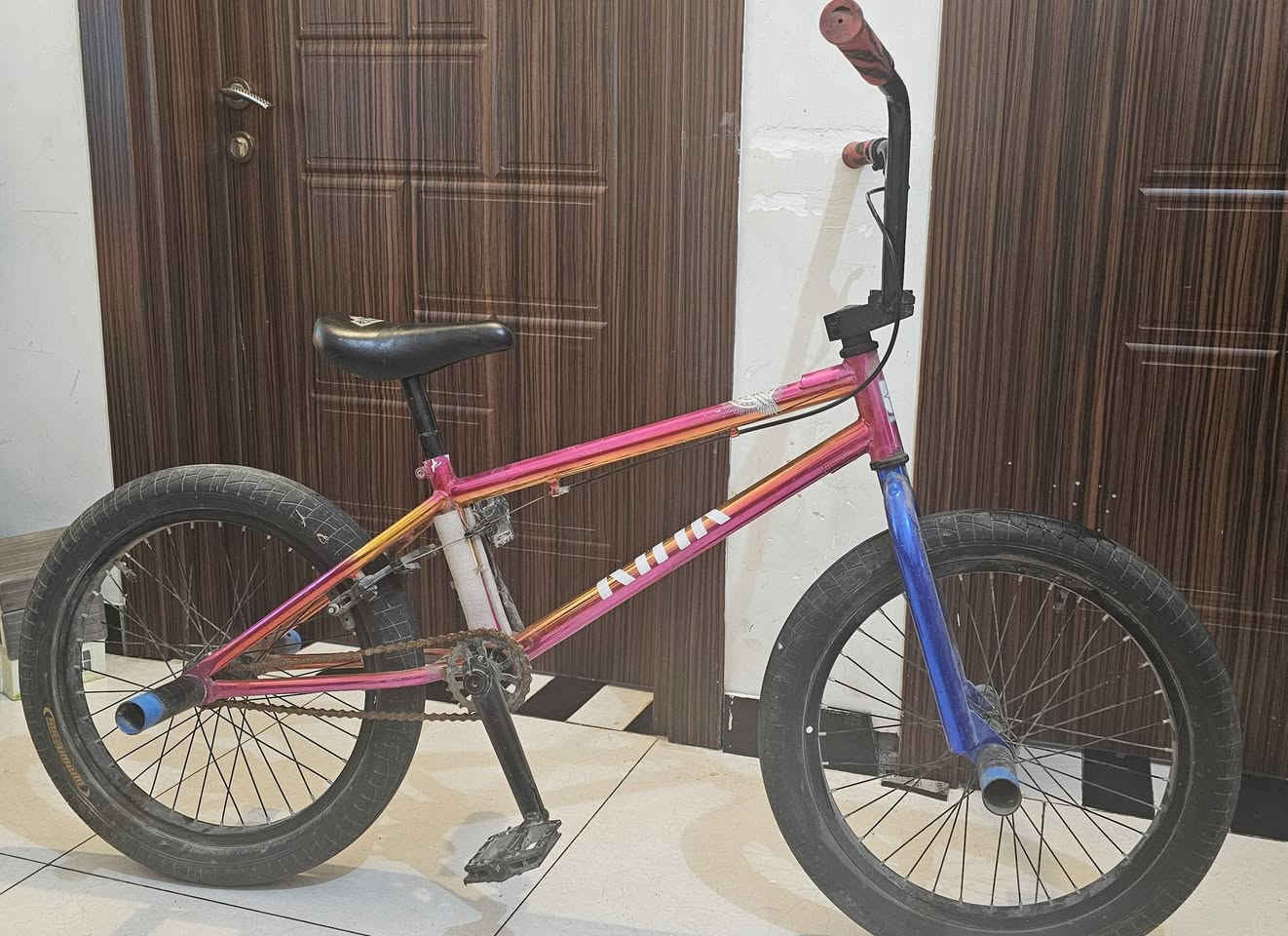 السلام عليكم
للبيع BMX نظيف مكاني بغداد


**إذا كنت صاحب هذا الإعلان وتريد حذفه لأي سبب، رجاءا أرسل رسالة إلى الدعم الفني**