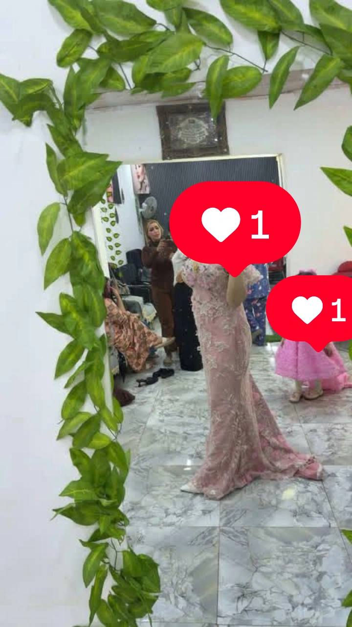 السلام عليكم عندي هذا الفستان صممتة تصميم  لبسته أقل الساعتين ب١٥٠ قماشه ثكيل ويخبل ويسوة كل فلس وخلصت مناسبتي واريد ابيعه ب٩٠ قفل يلبس قياس ٤٠ -٤٢-٤٤ مكاني ديوانيه


**إذا كنت صاحب هذا الإعلان وتريد حذفه لأي سبب، رجاءا أرسل رسالة إلى الدعم الفني**