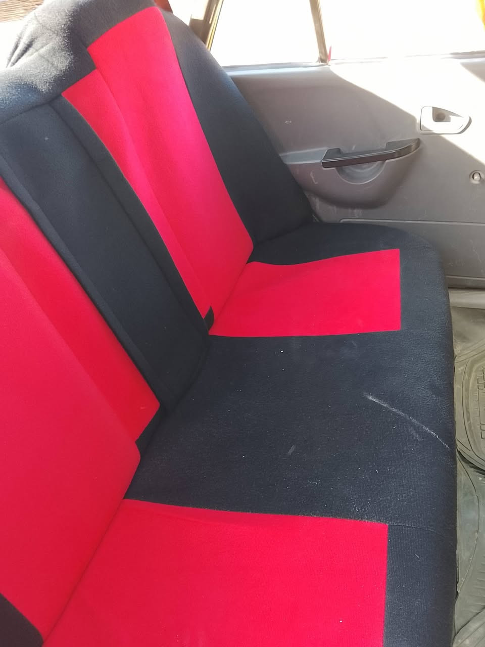 سلام عليكم  سايبه للبيع السعر 29 وبيها مجال اتصل *********** مكينه كير  هيه وغرامات مصفره رقم قادسيه  العنوان الديوانية
