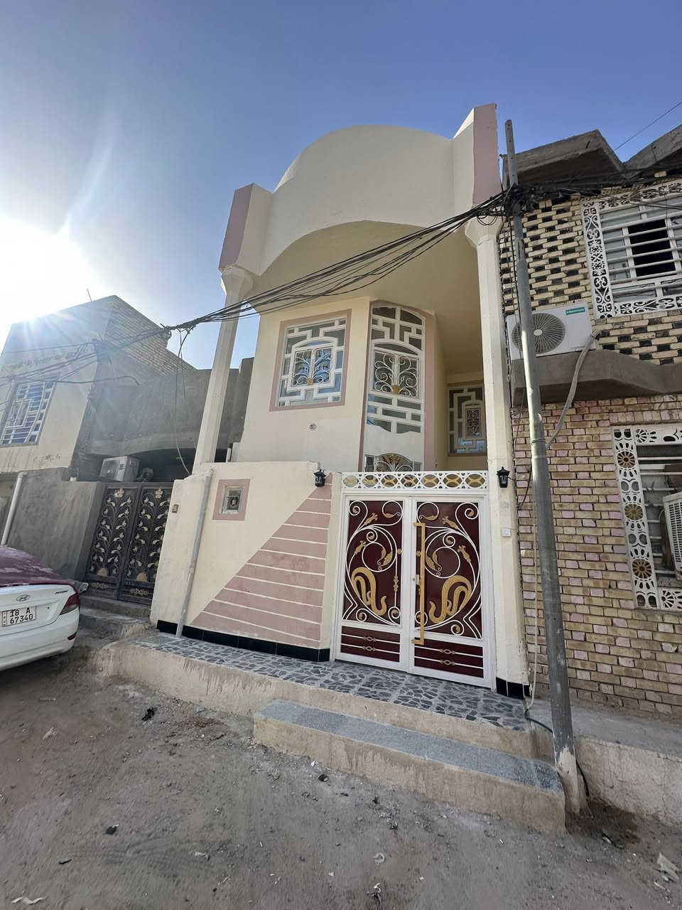 السلام عليكم  👍
بيت لبيع طابقين 👌🏻

100 متر  

صب كونكريت

بناء طابوك نهروان 

محجر كامل 

سقوف ثانويه 

اشتايكر ابو 80

 درج صب كونكريت 

ماي وا مجاري وكهرباء جهز 

كاشي ابو 40 مرمر شغل بغداد 

الساس صبا كونكريت 

الجدران سيراميك 

مطبخ حار بارد 

الطابق الثاني غرفتين وحمام وستراحه بي 

ارتفاع السقف 3 متر وا ربع 

قريب عله سوك وا مستوصف ول مرادرس بكفاك 

وا ما مذكور بل كتابا موضع بل صور 

المكان نجف حولي قرب الملعب 

رقم العقار 63106

العقار بسمي اتريد دولة وكاله تريد بسمك 

السعر نار 🔥 

استفسار وتساب او هاتف /*********** محمد العبيدي 🔥
