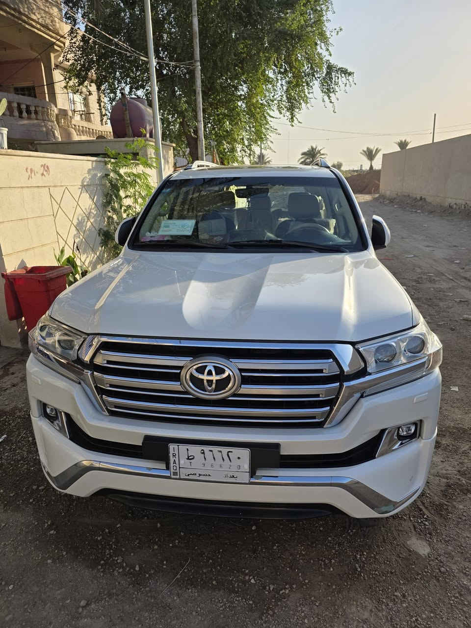 للبيع لاندكروزر 17فطيم اباسمي *********** كفاله عامه ماشيه 70المكان بابل السعر 5000قفل
