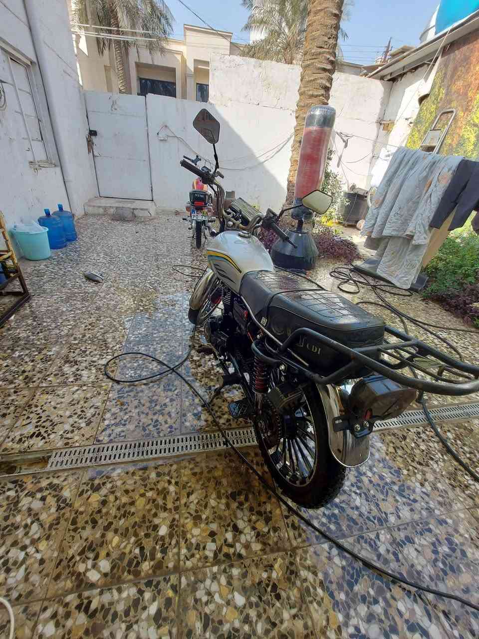 سلام عليكم دراجه سونك 25دراجه عوزه ترتيب مكينته خير من الله200cc شاشه كلن شغاله سلف هندر 
بس باتري تعبان وعوزه سبرنكه مال ستاند وسبرنكه مال بريك وترتيبات اوراق كامله سعره 600وبيه مجال المجال مال الغراض مكاني بلجادريه ***********
