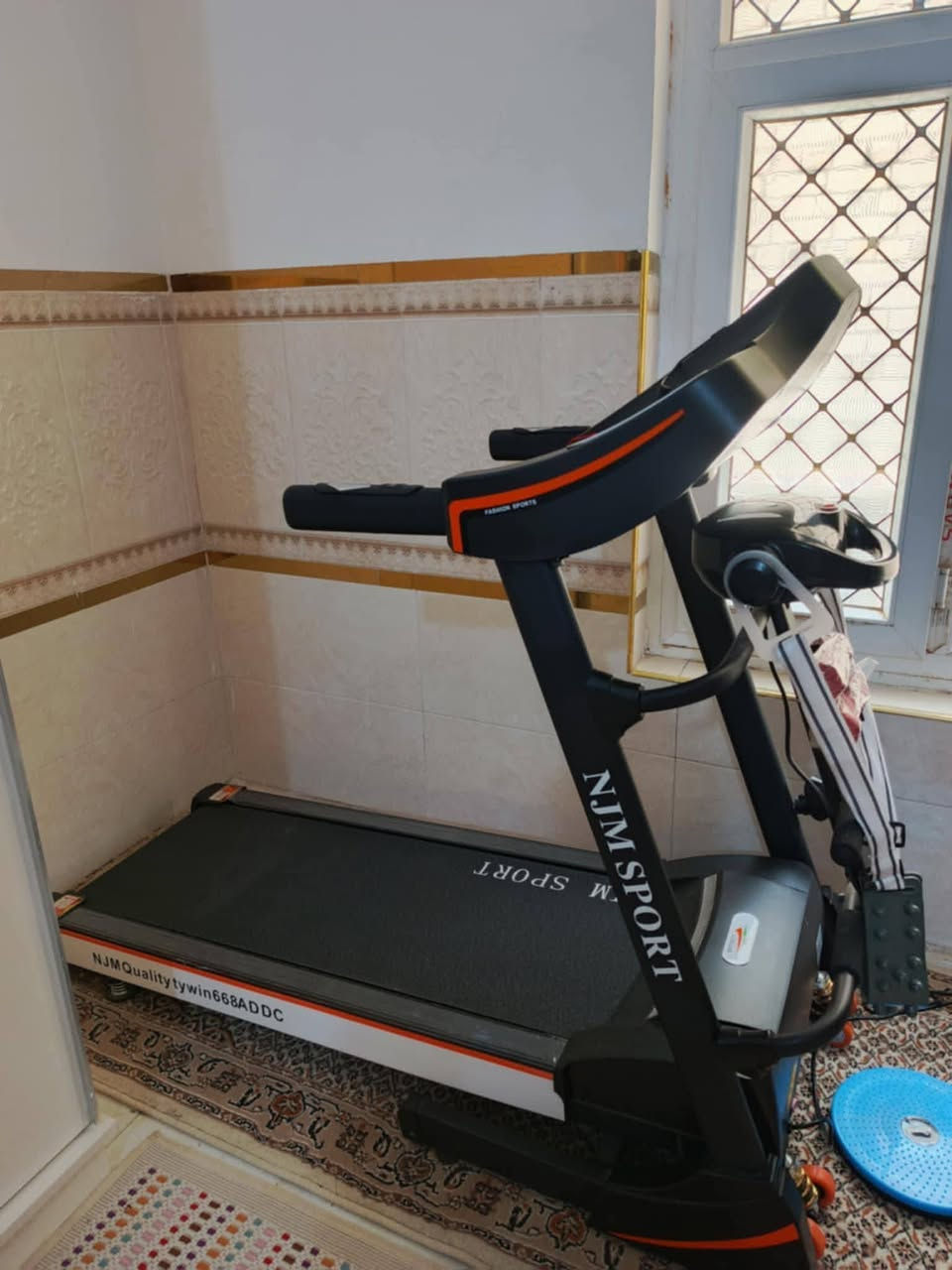 السلام عليكم .. جهاز جري للبيع جديد فقط مفتوح من الكارتونه مشتغل مرة وحدة .. العنوان الديوانية المركز .. السعر 400 قفل .. ***********
