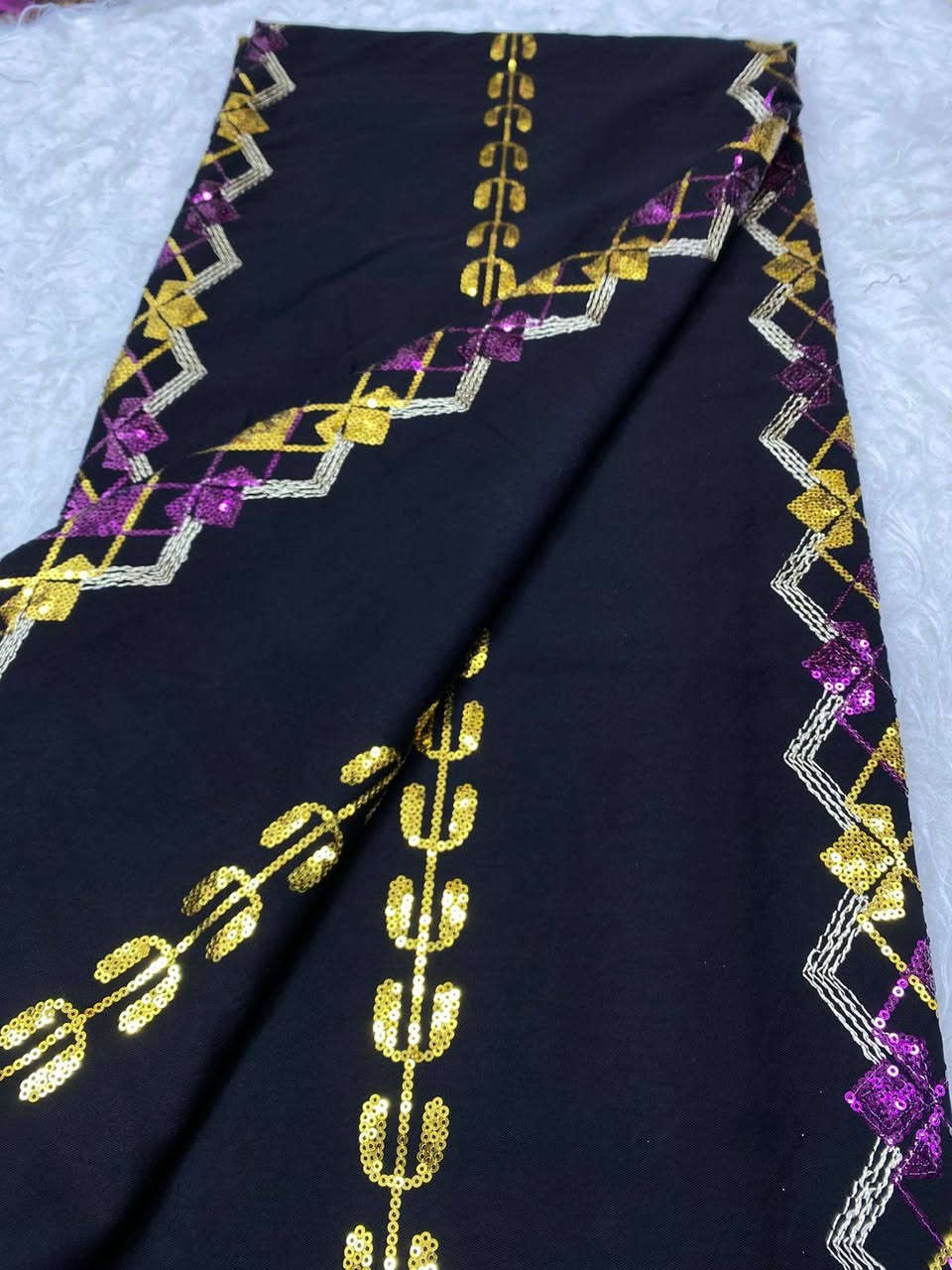 كشمير ايطالي جمله ومفرد الحجز وات ساب *********** يوجد توصيل سريع لكل محافظات العراق خلال يوم واحد فقط
