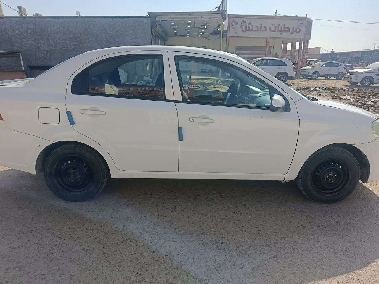 سلام عليكم للبيع شوفر ليت افيو 2008 محرك كير شرط 
سياره بيها صبغ 6 قطع السونار مرفوق بل صوره كابون ورقي سياره جاهزه مال جناي تواير 4 جديد كهربايات كلها شقاله الشرعي بل موصل شرط التحويل السعر 48 وبيها بسيط مكانها بغداد   رقم الهاتف ***********
***********
