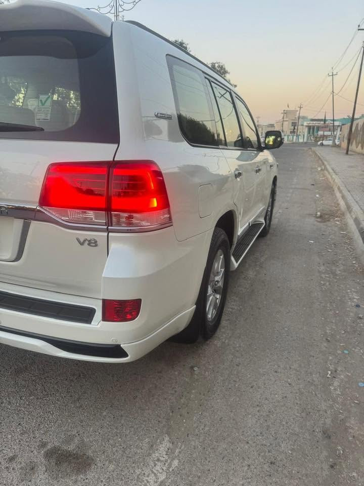 تويوتا لاندكروز 2018
رقم بغداد الدولي
فئة GXR    4600 V8
وايت اديشن   SAS                
ماشية 109 الف
479 $ وبيهة مجال بسيط
كفالة عامة من الصبغ والبارد 
مواصفات 
اربع كاميرات  
بصمه تشغيل عن بعد
تشغيل عن بعد اصلي
فتحه
حساسات اماميه 
حساسات خلفيه
كاميرا
شاشة
٨ ايرباك  دبل ماوس 
كرسي كهرباء 2
كراسي جلد اصلي
تحكمات ستيرن
دبل ماوس 
كفالة عامة 
***********
***********
