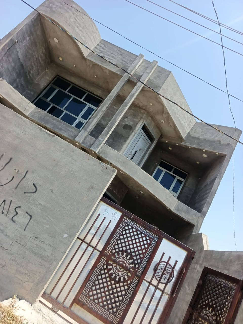 سلام عليكم ورحمة الله وبركاته
دار سكني للبيع الموقع  ديالى بعقوبه باب درب شرقي بعقوبه ملك صرف
المساحه ٢٥٠متر قريب  عل شارع العام السعر خاص
***********
