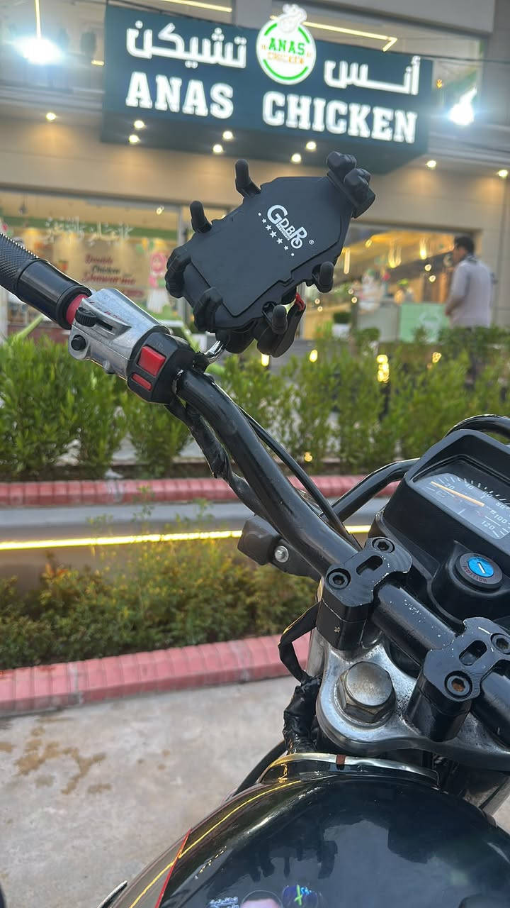 سلام عليكم ماطور للبيع. تايكر 20 شرط مكينه ما مفتوح تحريكه طياره فقط يعوزو بنز بريك وفيلس باقي شرط سعر 480 وبي مجال ***********
