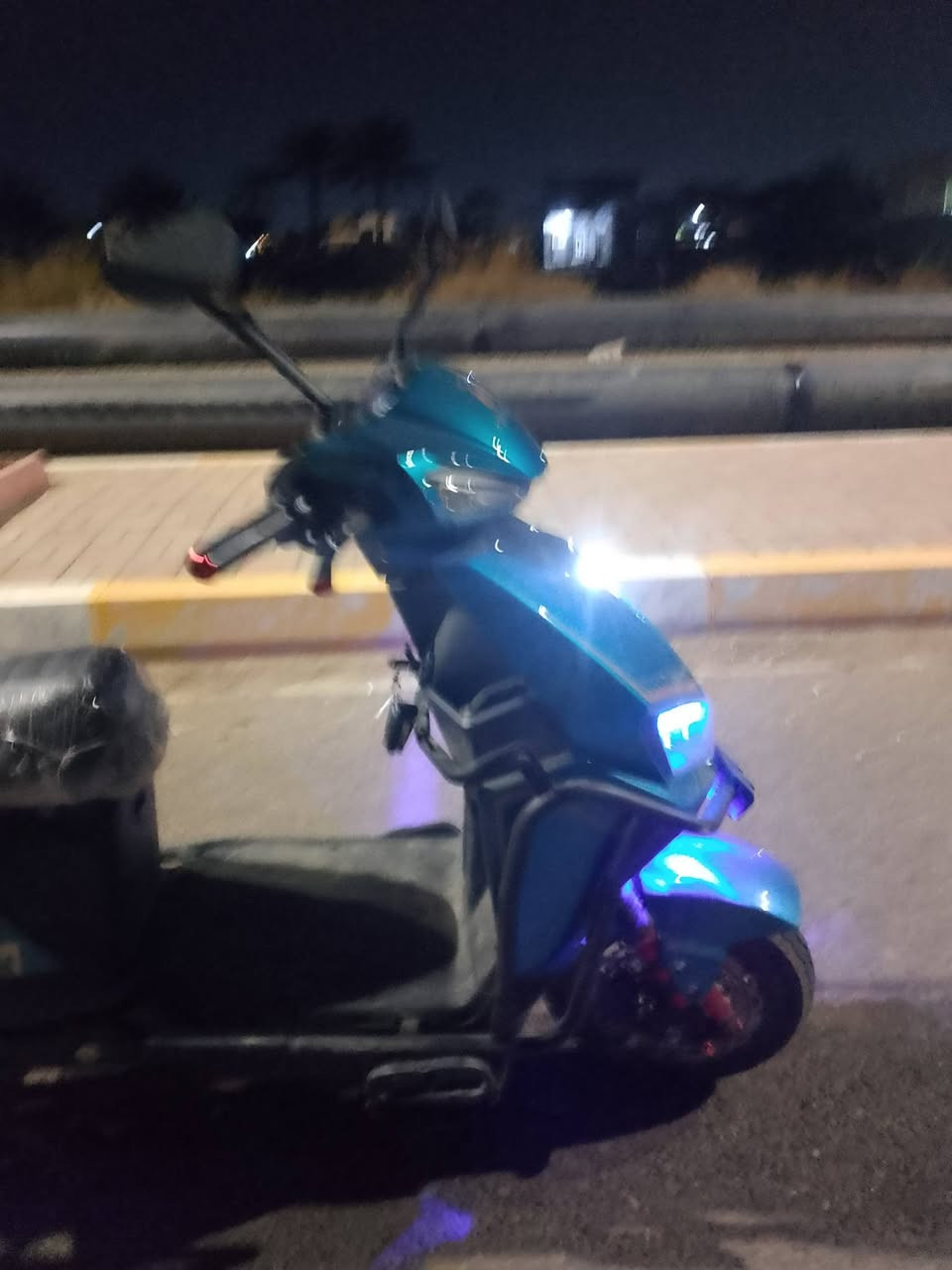 دراجه نظيفه للبيع حساب الشرقيه مقابيل شيخ مسعود *********** واتساب
