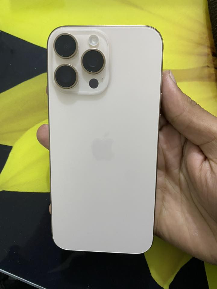 السلام عليكم
آيفون16برو ماكس
ذاكره256
نسبه البطاريه 100
مشحون 25مره اخو جديد
السعرمليون ونص  وبي مجال حك الجيه مكاني بغداد  للتواصل ***********
