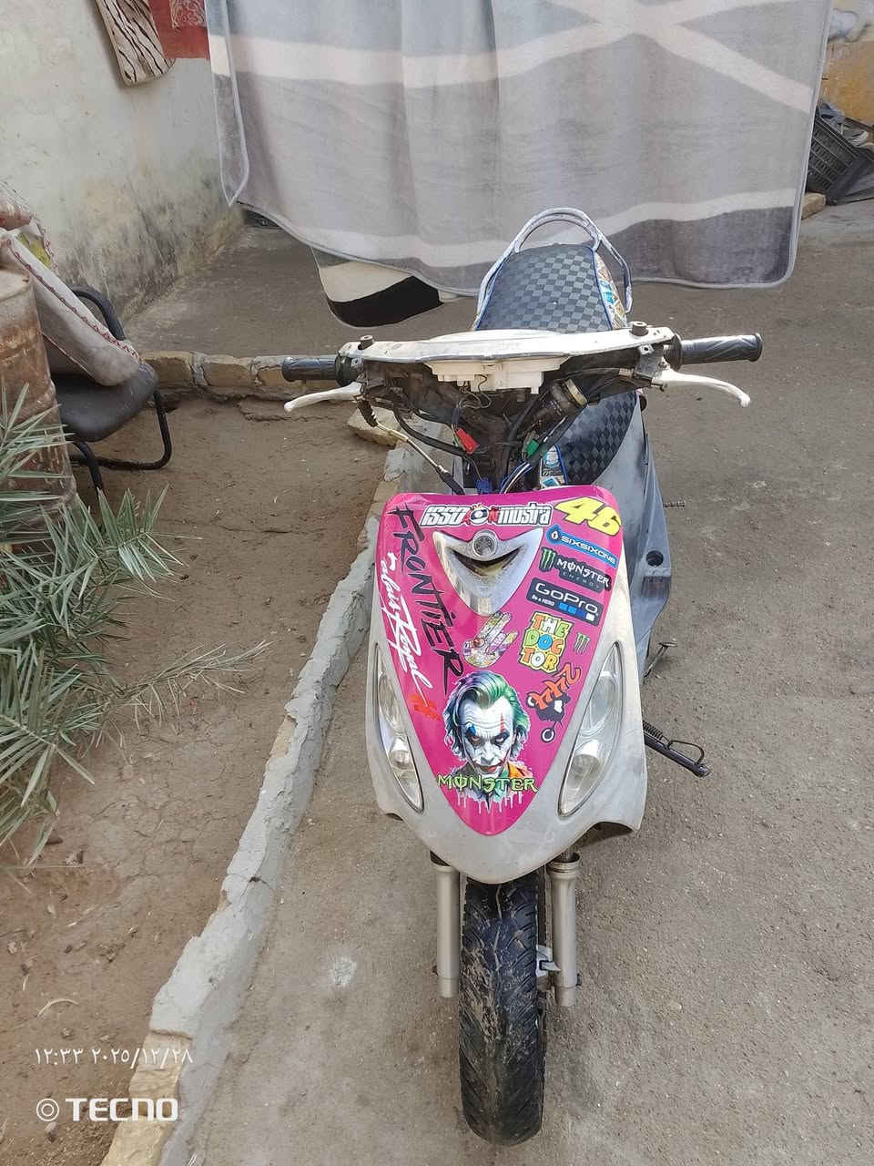 سلام عليكم دراجه ماكس قجمه البيع السعر 650 ما مفتوحه شرط عينه ولايت كامله عندي غراضه  مكاني بصره كرمه علي الشراي يجي خاص رقم ***********
