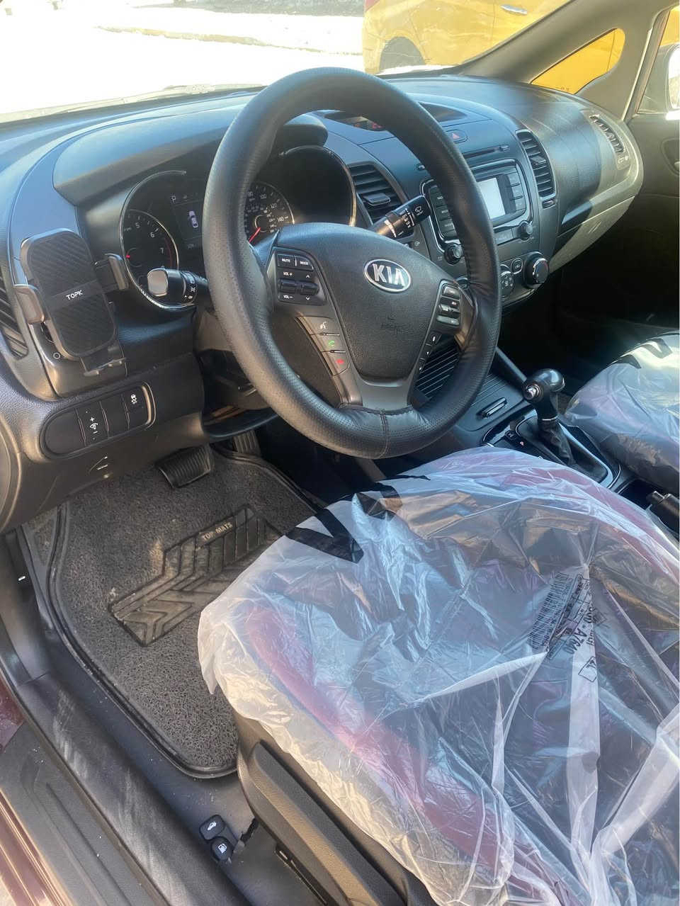 للبيع فقط 
فورتي امريكي 17 لون عنابي رقم اربيل ماشية 94 السنوية لغاية 2029 باسمي الضرر قطعتين بنيد وجاملغ الايمن وباب الايمن وبدل نفس لون بدون اضرار داخليه للاستفسار الاتصال *********** السعر 115 وبيهامجال بغداد - الكرخ - السيدية بغداد, العراق
