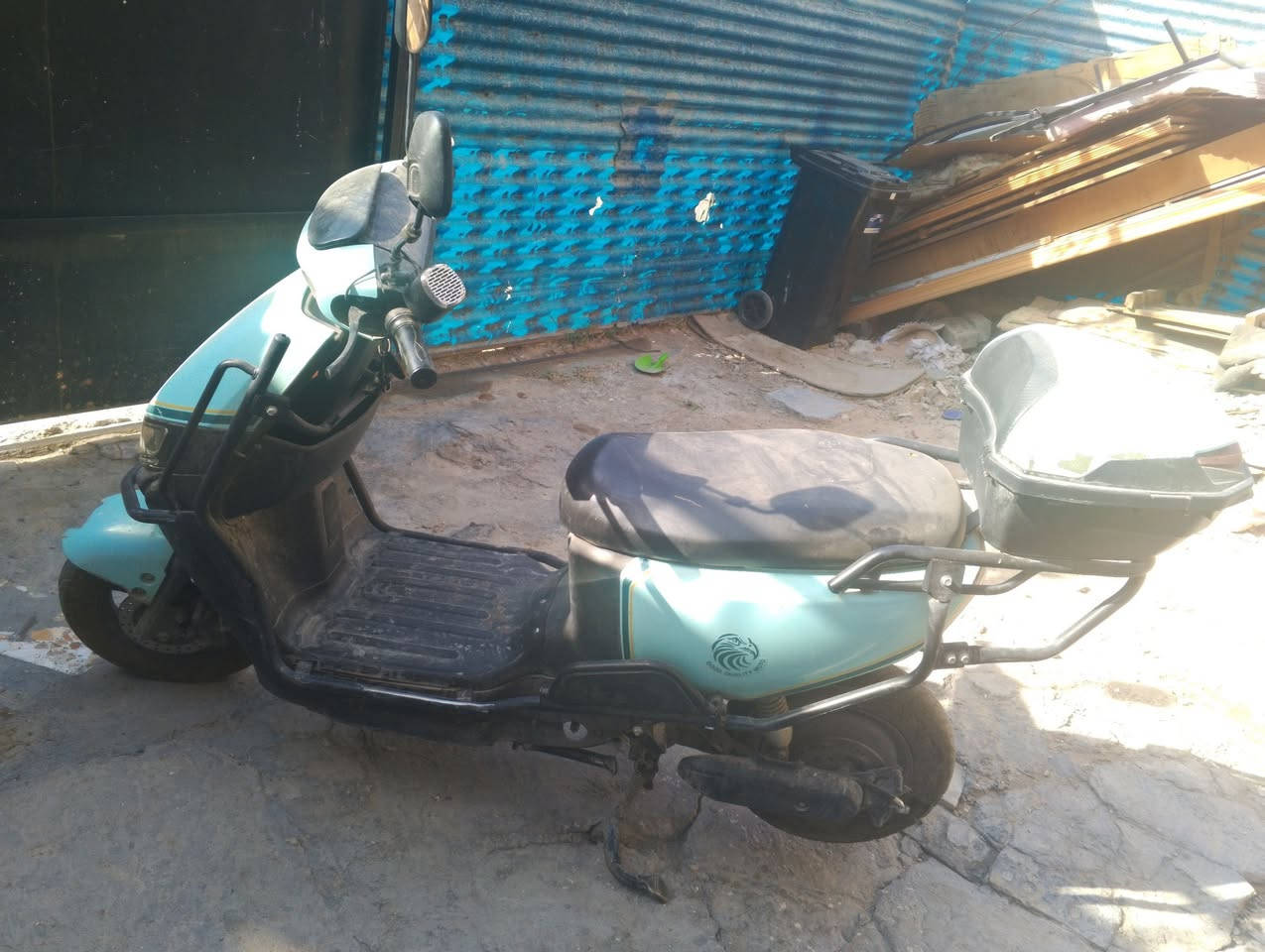 السلام عليكم دراجة شحن للبيع
التفاصيل موضحه بالفيديو 

السعر 450 الف . الرقم : ***********
