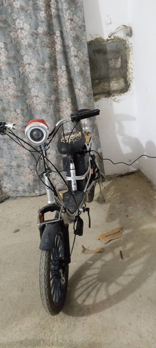 السلام عليكم ورحمة الله
بايسكل شحن كلو شغال اي عيب ما بي ويه شاحنه جديده 
التصال على الرقم 
***********
المكان ناحية العلم
