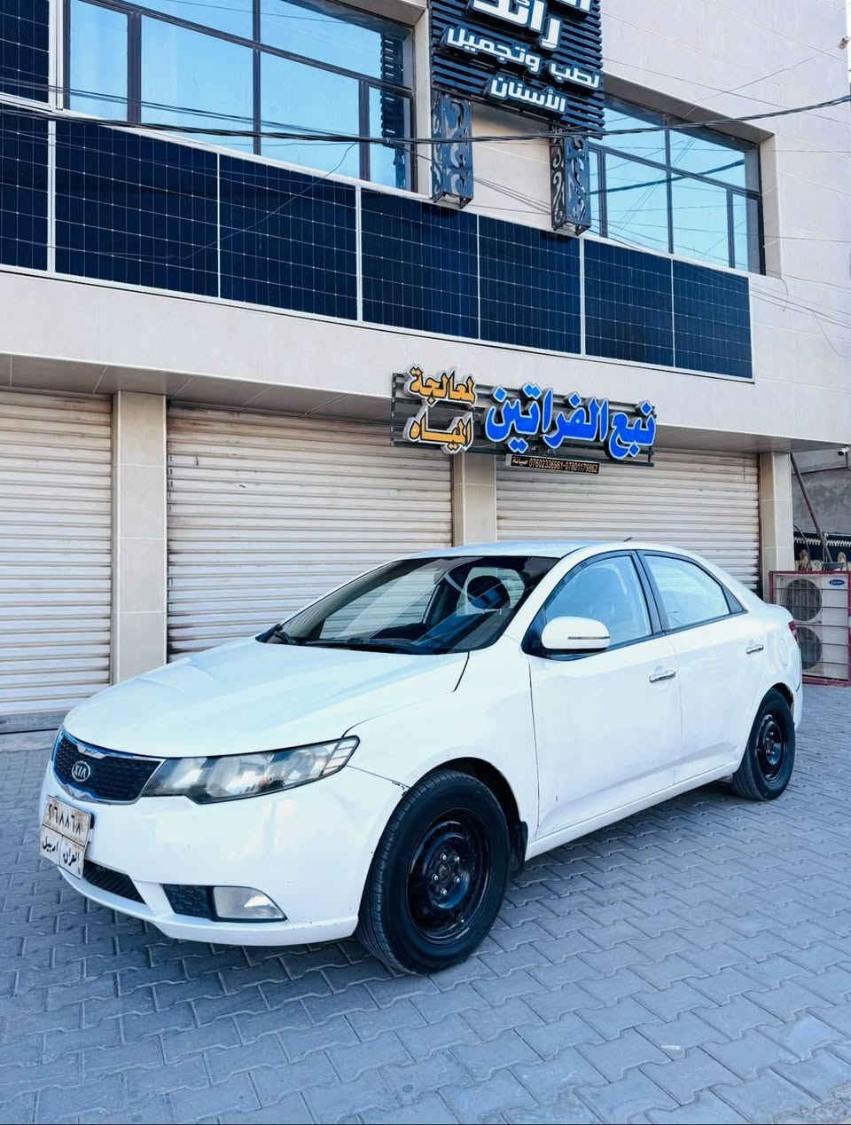 سلام عليكم سيراتو 2013 خليجية

محرك 1600 دوش كير 6 نمر
تبريدها خير من الله
مكينة لا تبخير ولا تنقيص
حدادية جيدة
السيارة بيها اربع قطع ابيعلك حزام

مواصفاتها
تحكم ستيرن جهتين
اشاير بالمري وشفط كهربائي
كاميرا وتاب وحساسات خلفية
بريك نظام ABS 
تخم تاير امامي جديد
وباتري جديد
السعر 88
موجود ع الرقم
***********
