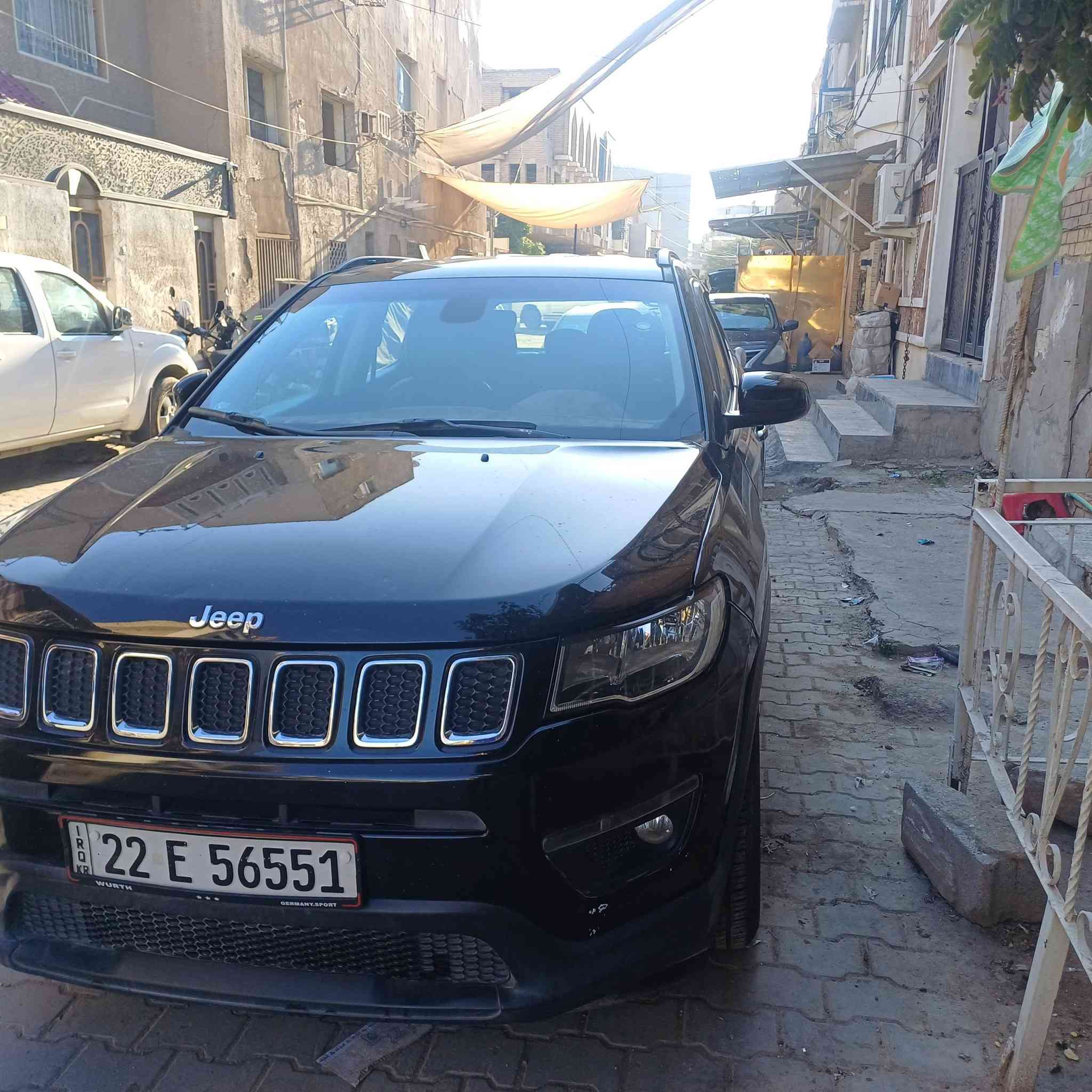 جيب كومباس موديل ٢٠١٨ فئه لاتيديود المعروفه بصمه باب وتشغيل عن بعد  سايد بريك بصمه مثبت سرعه اوتو ستوب  محرك مبدل ٢٤٠٠ رقم اربيل الجديد ماشيه ٩٤ الف ميل 
وارد امريكي صور الحادث مرفقه وصار بيه طخه بالعراق قطعتين صبغ جاملغات اماميه وبارد قليل بالصندوك 
مكانها بغداد *********** السياره باسمي تحويل ثاني يوم 

سياره كامله مكمله من كل النواحي ادامه كامله من محرك وكهربائيات صدر جديد تخم تاير جديد ماناقصها شي ترايك وين متريد سعرها ١٣٣ ورقه
